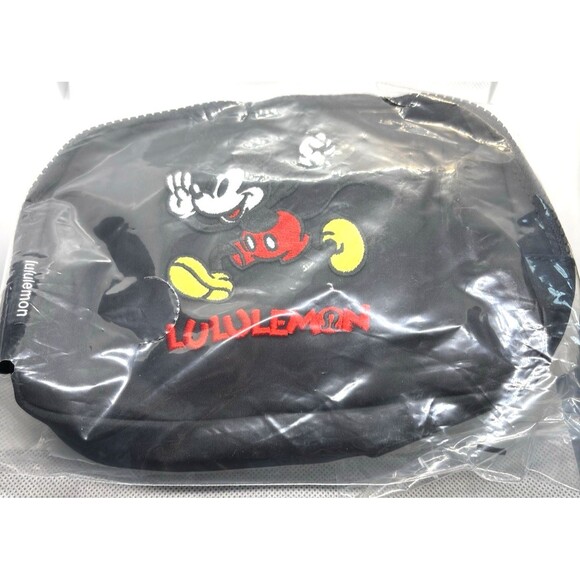 Lululemon x Disney Everywhere Belt Bag 1L Mickey in Motion Graphic NWT main image 4